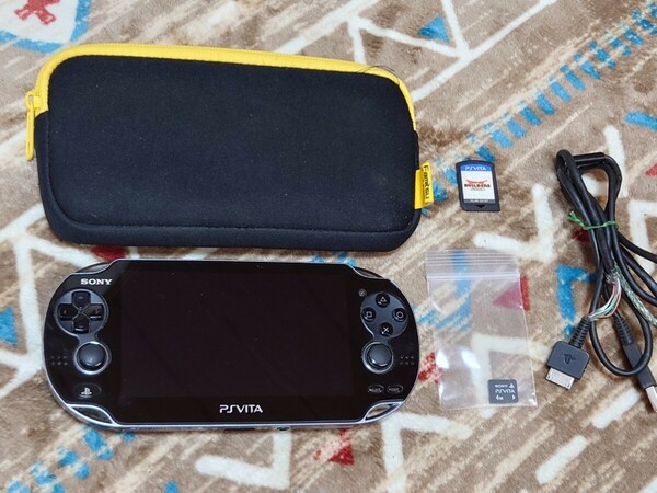 PS Vita PCH-1000 本体 メモリーカード 本体ケース USB充電器 ドラゴンクエストビルダーズ 
