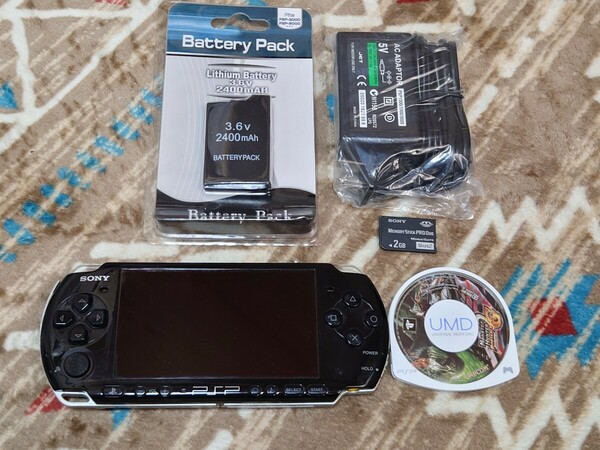 PSP 3000 本体 バッテリー 充電器 メモリースティック モンスターハンター2G