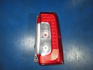 Daihatsu Tanto LA600S Genuine right Tail lampLight ランプ LED KOITO 220-51391 （K