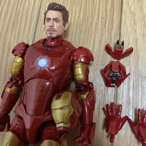 マーベルレジェンド アイアンマン マーク3 トニー・スターク素顔バージョン 付属品あり ハズブロ hasbro marvel 必ず説明読んで下さいの画像2