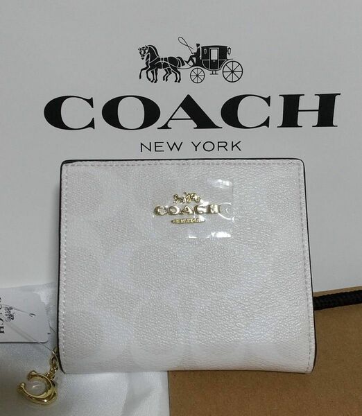 ラスト1点！ COACH 二つ折り財布 Cチャーム