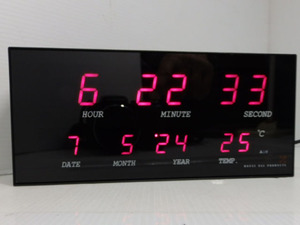 5m0706）LED　CLOCK MINI MULTI　時間・年・日・アラーム・温度・日付カレンダー表示　動作品