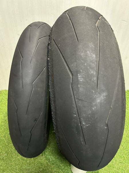 PIRELLI DIABLO SUPERCORSA V3 SP ピレリ ディアブロ スーパーコルサ V3 SP 前120/70 ZR17 年2022 後200/60 ZR17 年2022