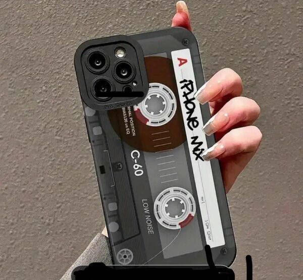 レトロテープレコーダー型　iPhone14PLUSケース 愛用のiphoneを守る
