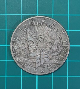 ▲棚:V_H7「コレクション用 デザインコイン　1922年 1ドル銀貨 レプリカ　スカルバージョン」sa_wjig　XC5-05