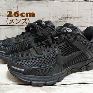 NIKE ナイキ　ZOOM VOMERO 5　26cm（メンズ）