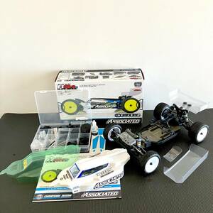 アソシ RC10 B6.4D 【未走行品】ASSOCIATED アソシエイテッド