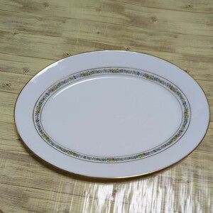 ノリタケ Noritake 大皿 プレート 花柄　金彩 洋食器　MACON 6717 US.DESIGN PAT.PEND. 35.5 × 25 ×3.8cm