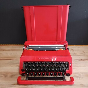 olivetti valentineolibeti Valentine портативный ручной пишущая машинка античный Showa Retro не проверено текущее состояние товар 