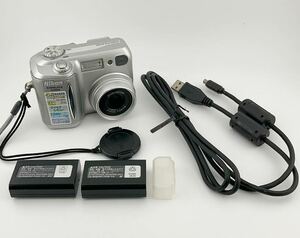 Nikon ニコン COOLPIX 4300 ZOOM NIKKOR 8-24mm 1:2.8-4.9 デジタルカメラ バッテリー ケーブル付き シルバー (k5833-y253)