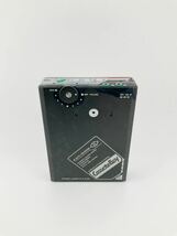 AIWA アイワ HS-P8ポータブルカセットプレーヤー CASSETTEBOY カセットボーイ 赤 カセットウォークマン オーディオ機器 (k5905-n156)_画像3