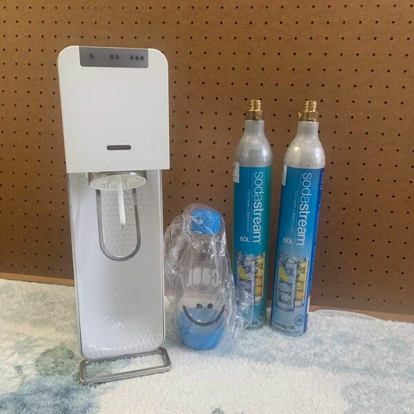 SodaStream ソース POWER ホワイト 未使用 500ml ボトル(赤か青のどちらか1本)ガスシリンダー2本付き