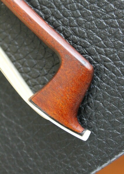  GERMANY印バイオリン弓4/4　黒檀シルバー※ボタンのバンド欠損(おまけボタン付属) バランス・反応◎ 軽やかでパワフル