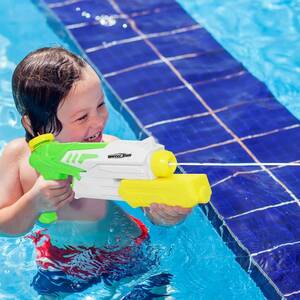  manual life ru water gun water pistol 2 piece . distance eminent green & white color continuation departure . water supply .. large lever type length . degree powerful light weight child game playing in water 