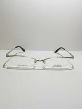 未使用 眼鏡 メガネフレーム GUESS 100%チタン GU8040 LGRY 軽量 金属フレーム ハーフリム 男性 女性 メンズ レディース 52口18-140 V-5_画像2
