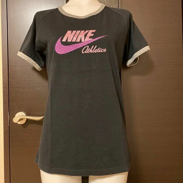 NIKE ラメロゴ入り　半袖Tシャツ　人気ブランド　Lサイズ