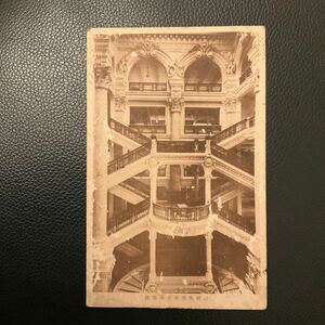 戦前絵葉書　三越呉服店中央階段　古写真　レトロ　アンティーク　コレクション　