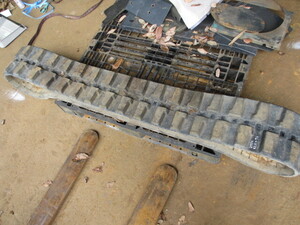 rubber tracks 中古 250×52.5×76 ゴムCrawler A158