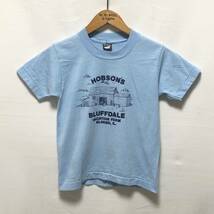 ■ 子供用 90s 90年代 USA製 SCREEN STARS HOBSON'S BLUFFDALE VACATION FARM Illinois シングルステッチ Tシャツ 10-12 水色 キッズ ■_画像1