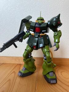 RG ザクⅡ改　完成品　ガンプラ　バンダイ