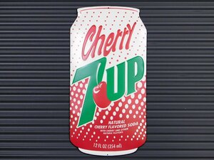 送料350【７ＵＰ・セブンアップ チェリー】※《エンボスメタルサイン／缶型》 アメリカン雑貨　エンボス看板　95