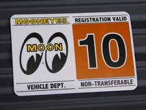 【MOONEYES・ムーンアイズ】※《レジストレーションステッカー・１０月 》※ 車検ステッカー　ハワイ　(DM212-10)_画像1