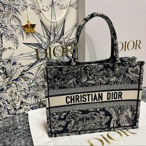 Dior ブックトート