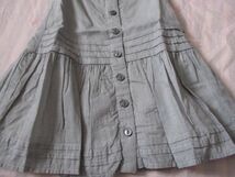 ベビー子供服　９０サイズ　　ＧＡＰ　グレー系細かいストライプ柄　ワンピース　_画像3