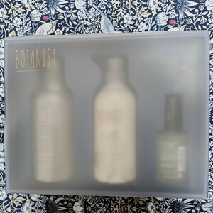 【未使用：シャンプー・トリートメント・ヘアパフューム】BOTANIST・ボタニカル（300ml＋300g＋52ml)