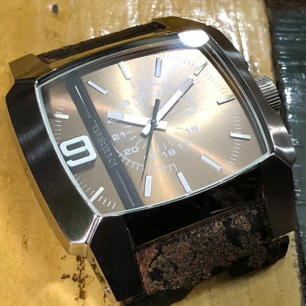 【即決/送料無料】DIESEL DZ1132 quartz wristwatch ディーゼル メンズウォッチ クォーツ 中古腕時計 ベルト欠品 