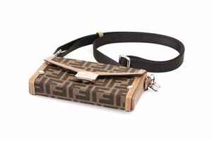 フェンディ メンズ ソフトトランク フォンポーチ FENDI Baguette Soft Trunk Phone Pouch 7AS139 AFBV 中古美品 USED Aランク/6858