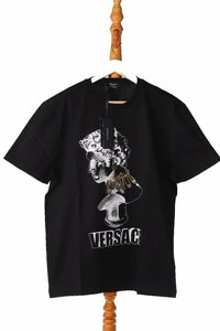 ヴェルサーチ べルサーチ メンズ ロゴ グラフィック プリント Tシャツ ブラック サイズM 定￥96,800- VERSACE 1008485 1A06067 1B000 新品