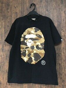 ss_0630y ★定形外 配送★ A BATHING APE アベイシングエイプ 日本製 綿100% 半袖Tシャツ 丸首 デカプリント ブラック メンズ M