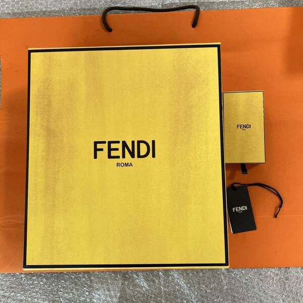 FENDI フェンディ 空箱 大　小　2個　引き出し　インテリア　小物入れ 空き箱 ボックス マグネット 取って付き 送料込み ブランド箱 匿名