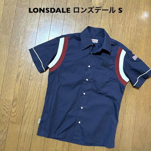 Sサイズ！LONSDALE ロンズデール 古着半袖シャツ ネイビー 刺繍ロゴ PUNK モッズ SKA oi スキンズ