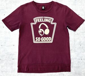 Design Tshirts Store graniph 半袖 スウェット T　　前V ガゼット FEELING SO GOOD ヘッドホン グラニフ 染み込みプリント 早3811