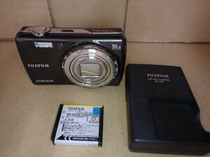 FinePix F200EXR① 中古 バッテリー充電器付 1/1.6型1200万画素スーパーCCDハニカムEXR CCDシフト式 光学5倍ズーム ISO12800 Q4