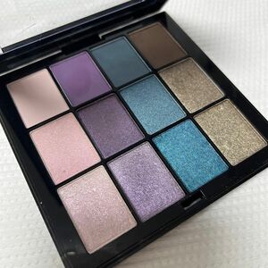 NYX アイシャドウ　アイシャドウパレット　12色 アイシャドウ コスメ