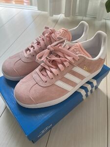 adidas GAZELLE スニーカー　22.5 新品未使用