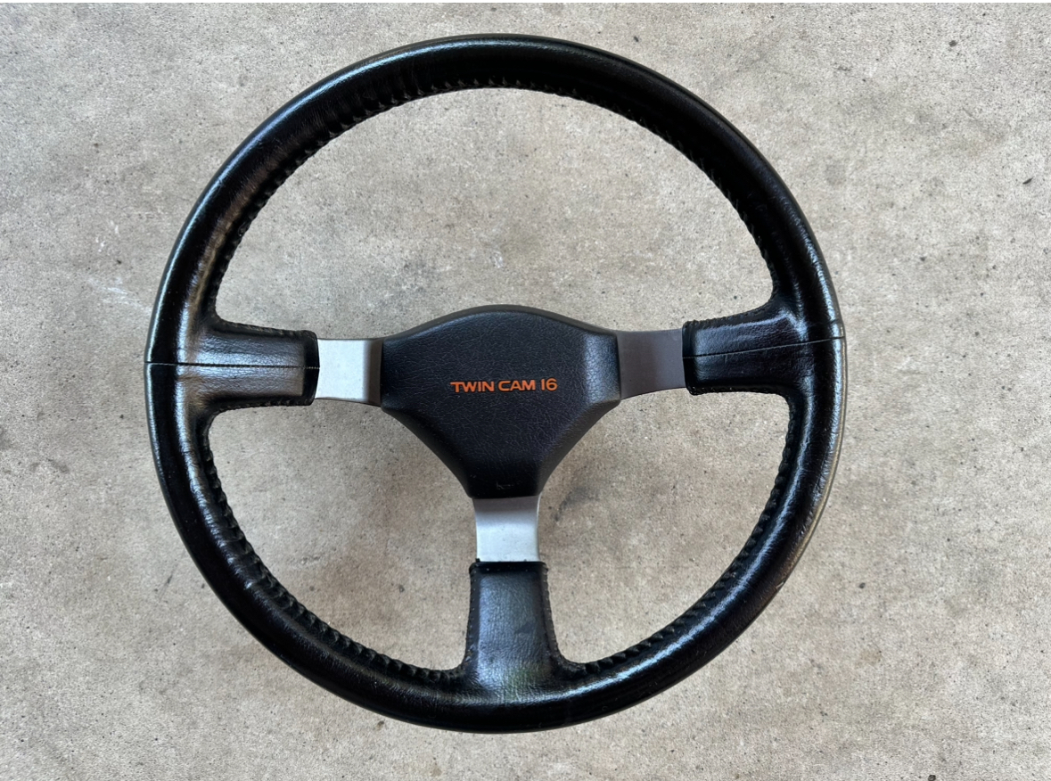 Yahoo!オークション -「AE86 純正 ステアリング」の落札相場 Yahoo!オークション -「AE86 純正 ステアリング」の落札相場