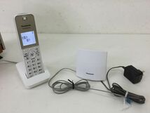 ●営SA721-60　Panasonic パナソニック コードレス電話機 VE-GZL40-W 子機 KX-FKD559W 現状品_画像1