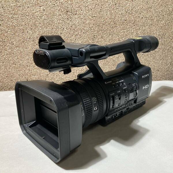 SONY HDR AX2000 業務用ビデオカメラ SDカードで撮影可能！　①