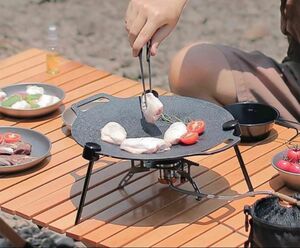 【新品】マルチグリドル スタンド 三脚ホルダー 高さ調節 鉄板 アウトドア キャンプ BBQ 五徳　三脚 五徳 直火 