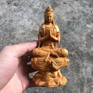  new arrival * finest quality quality tree carving * precise skill tree carving Buddhist image ornament free . sound bodhisattva seat image ..