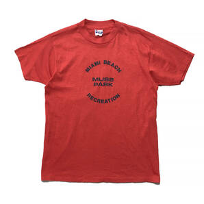 USA 古着 80S USA製 マイアミビーチ ムス公園 ヴィンテージ Tシャツ メンズL シングルステッチ Hanes ビンテージ 赤色 レッド BA2787