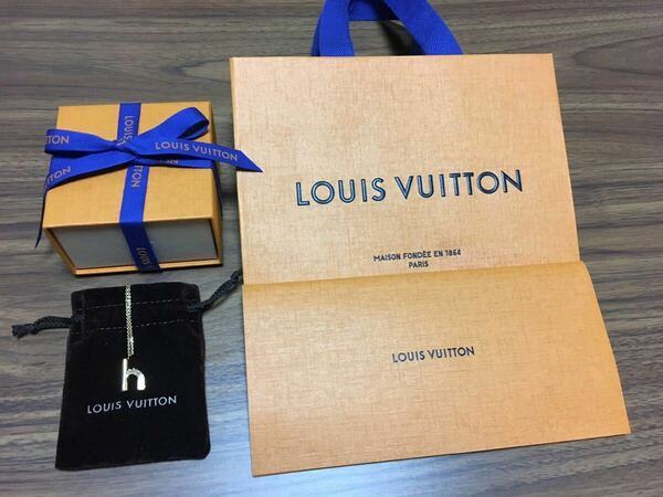 LOUIS VUITTON ネックレス