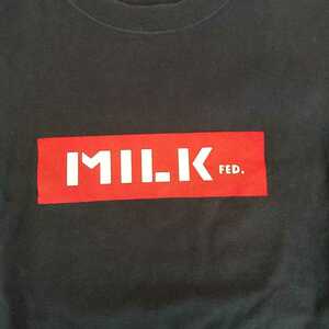 MILKFED　半袖Tシャツ　紺　ボックスロゴ