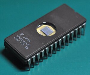 富士通 MBM2764-25 (EPROM) [管理:SA1369]