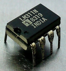 INTERSIL LM311N (コンパレータ) [4個組](b)