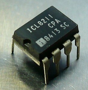 Intersil ICL8211 (電圧検出) 